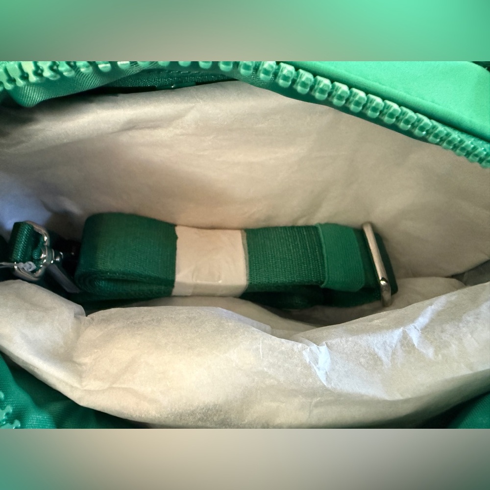New LULULEMON Knit Nylon Mini Barrel Duffle Bag Crossbody Handbag Cascade Green - Picture 7 of 9